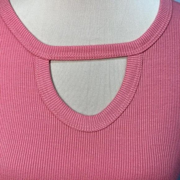 Timing Pink Ribbed Chest Cutout Top (L) - Picture 5 of 5